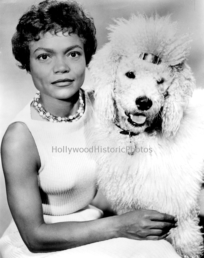 Eartha Kitt 1958 With her poodle Snowball.jpg